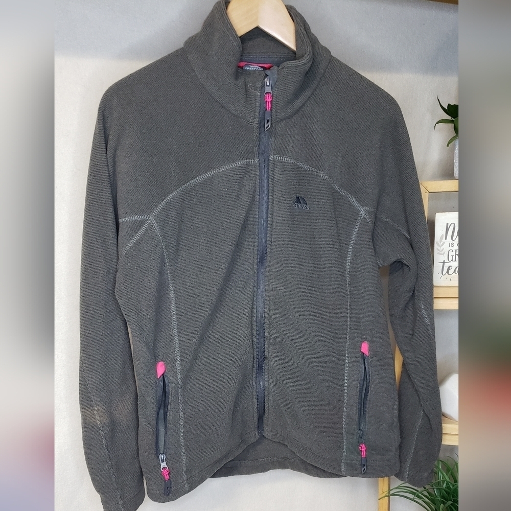 4/20$ ➡️Gray Full-Zip Jacket with Pink Accents
